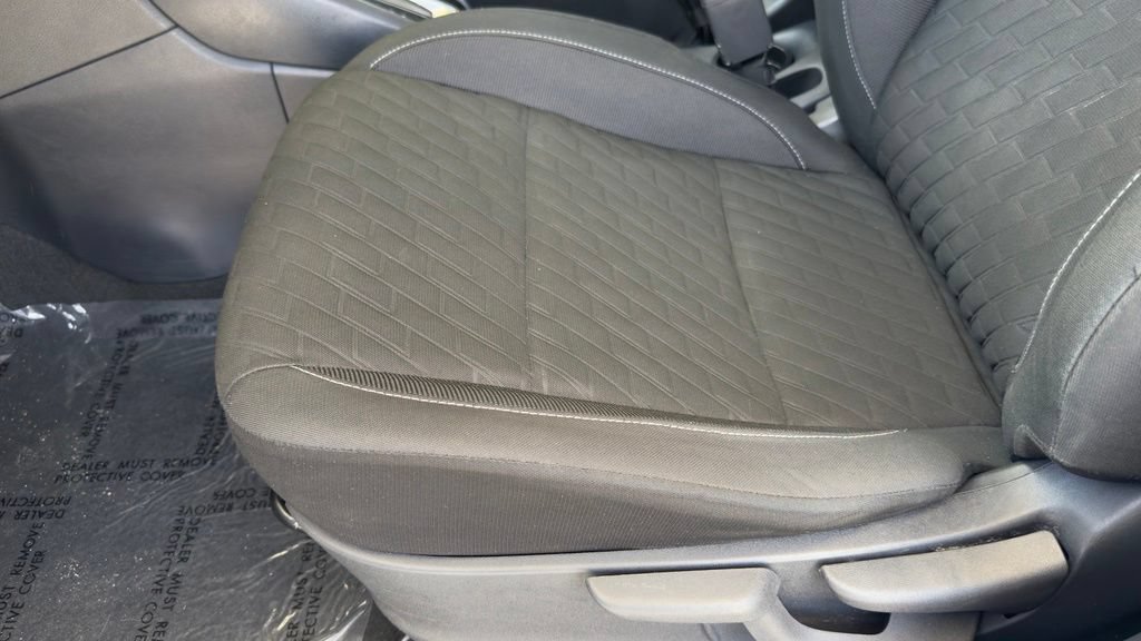 Used 2021 Nissan Kicks S FWD image 5