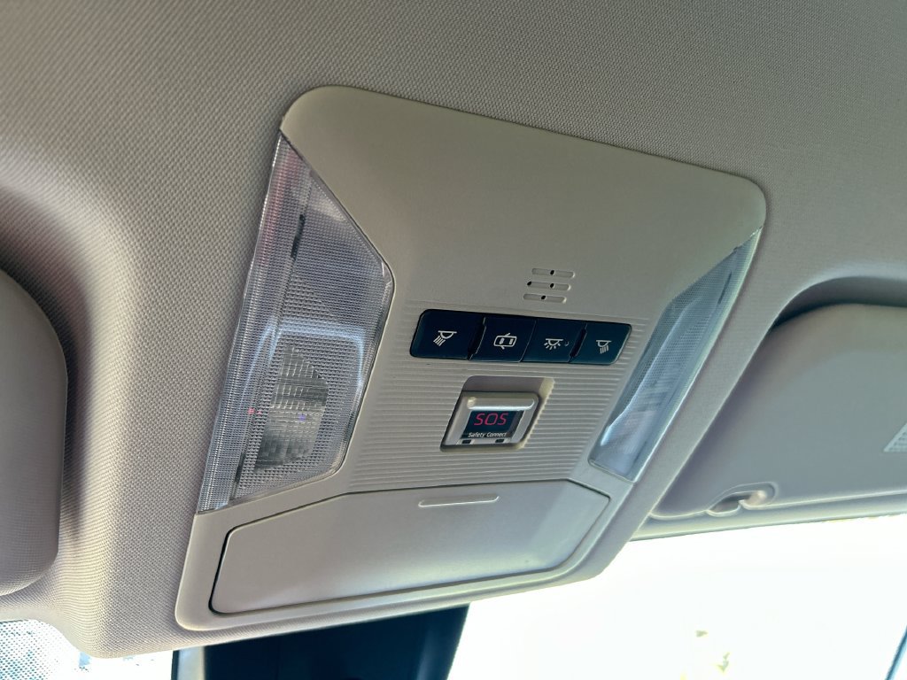 Used 2019 Toyota RAV4 LE FWD image 25