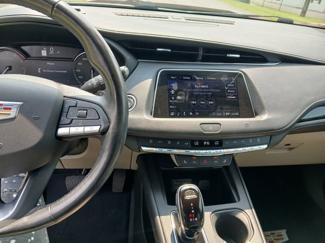 Used 2020 Cadillac XT4 Premium Luxury w/ Cold Weather Package FWD image 26