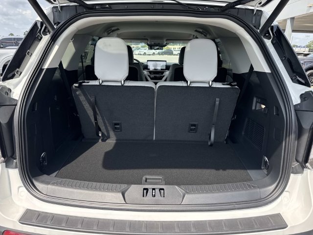 New 2026 Ford Explorer Active w/ Active Comfort Package RWD image 13