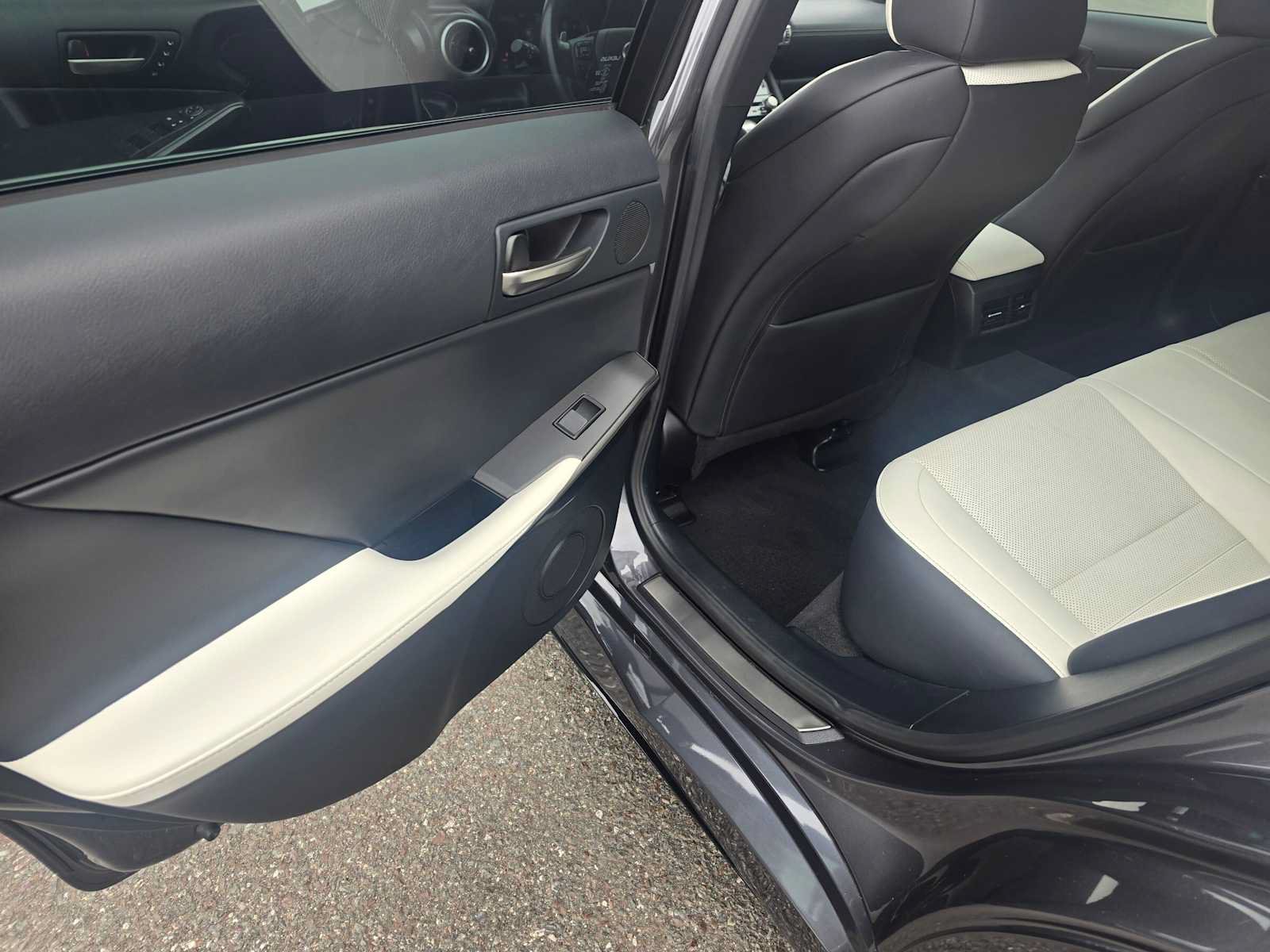 Used 2022 Lexus IS 500 RWD image 15