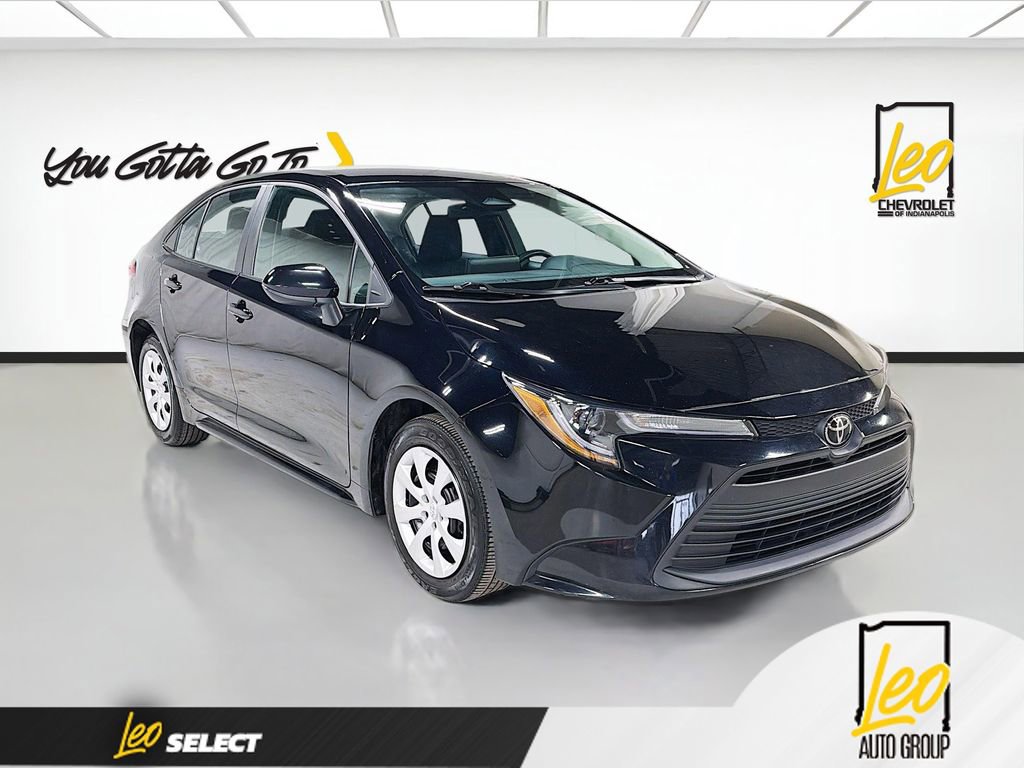 Used 2024 Toyota Corolla LE image 3