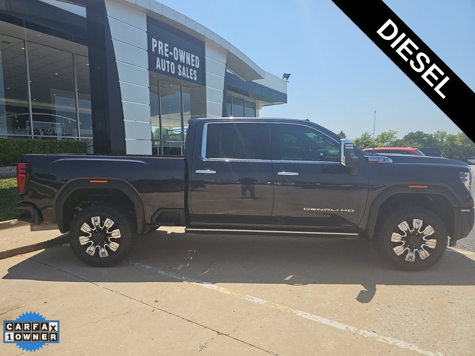 Used 2024 GMC Sierra 2500 Denali w/ Denali Reserve Package AWD/4WD image 2