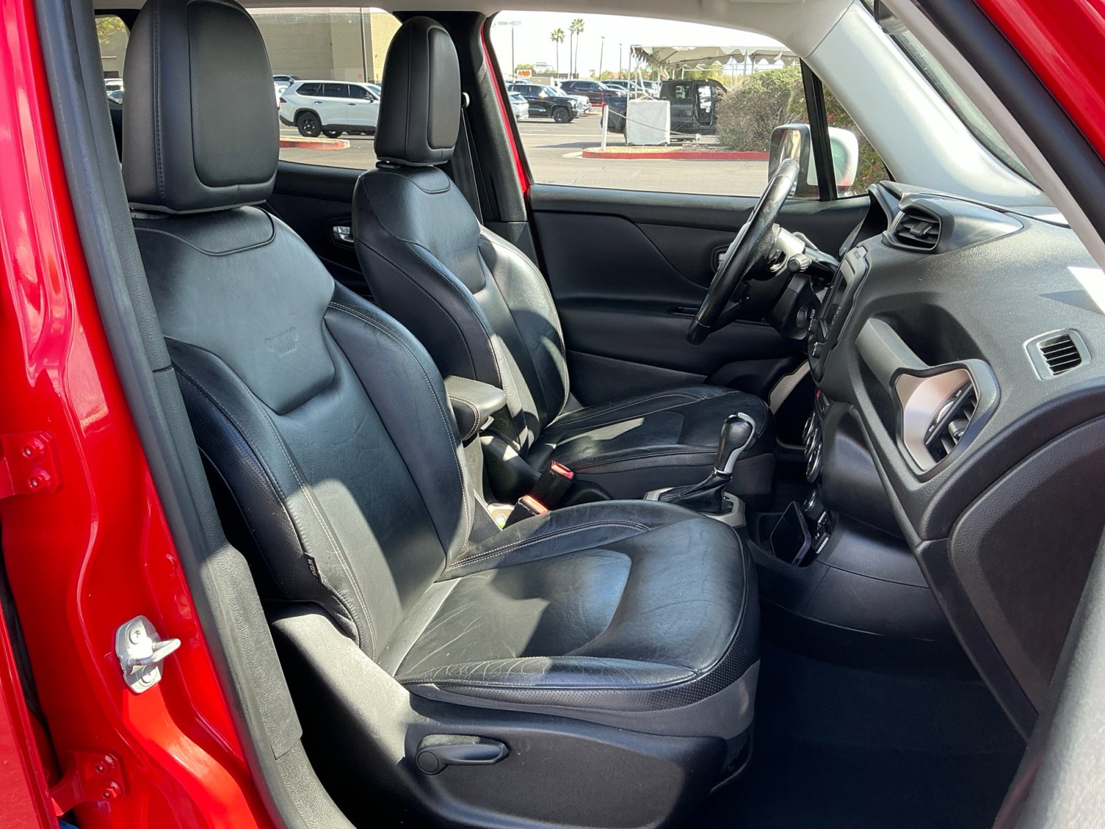 Used 2016 Jeep Renegade Limited image 19