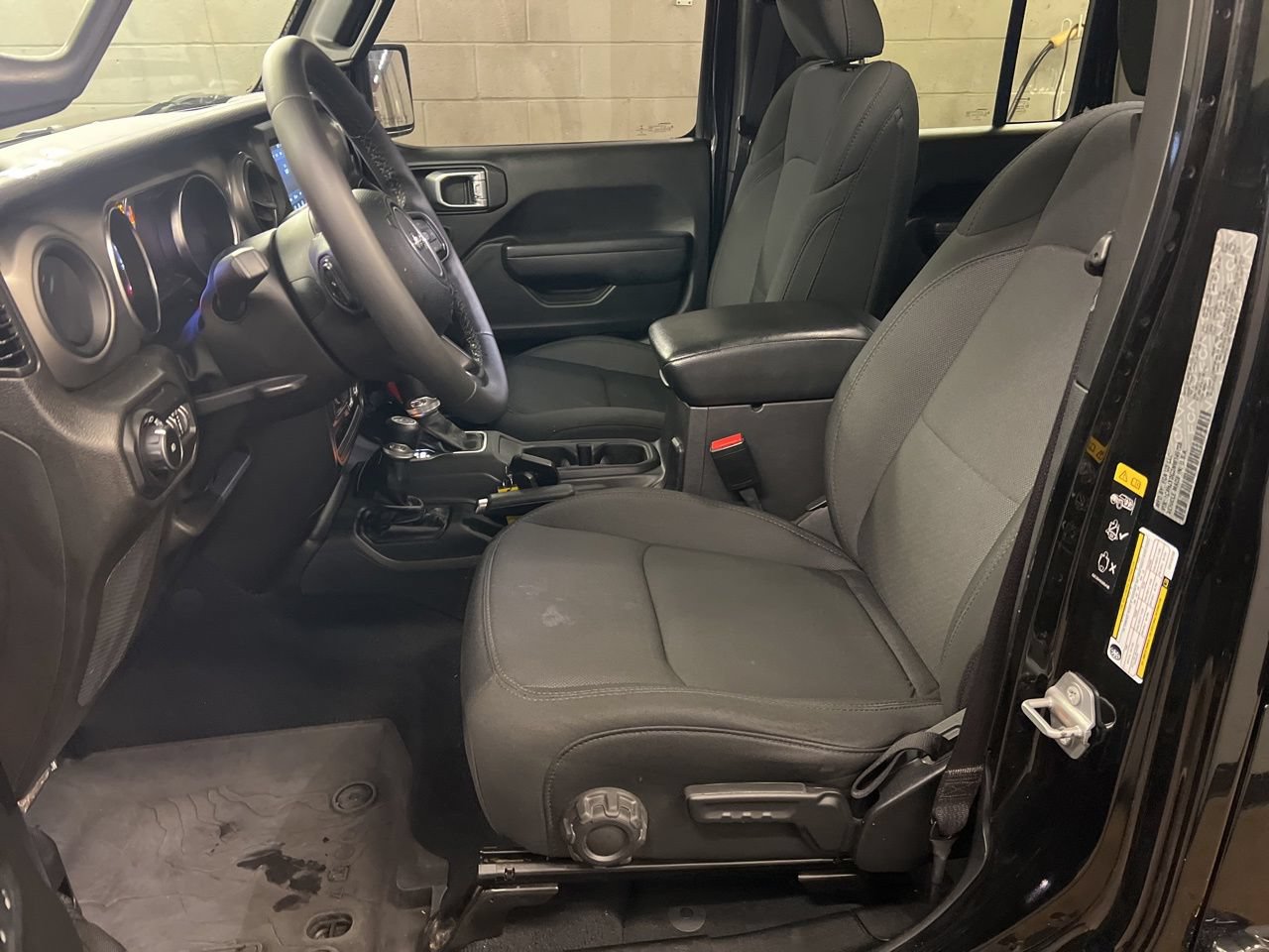 Used 2022 Jeep Wrangler Unlimited Sport AWD/4WD image 11