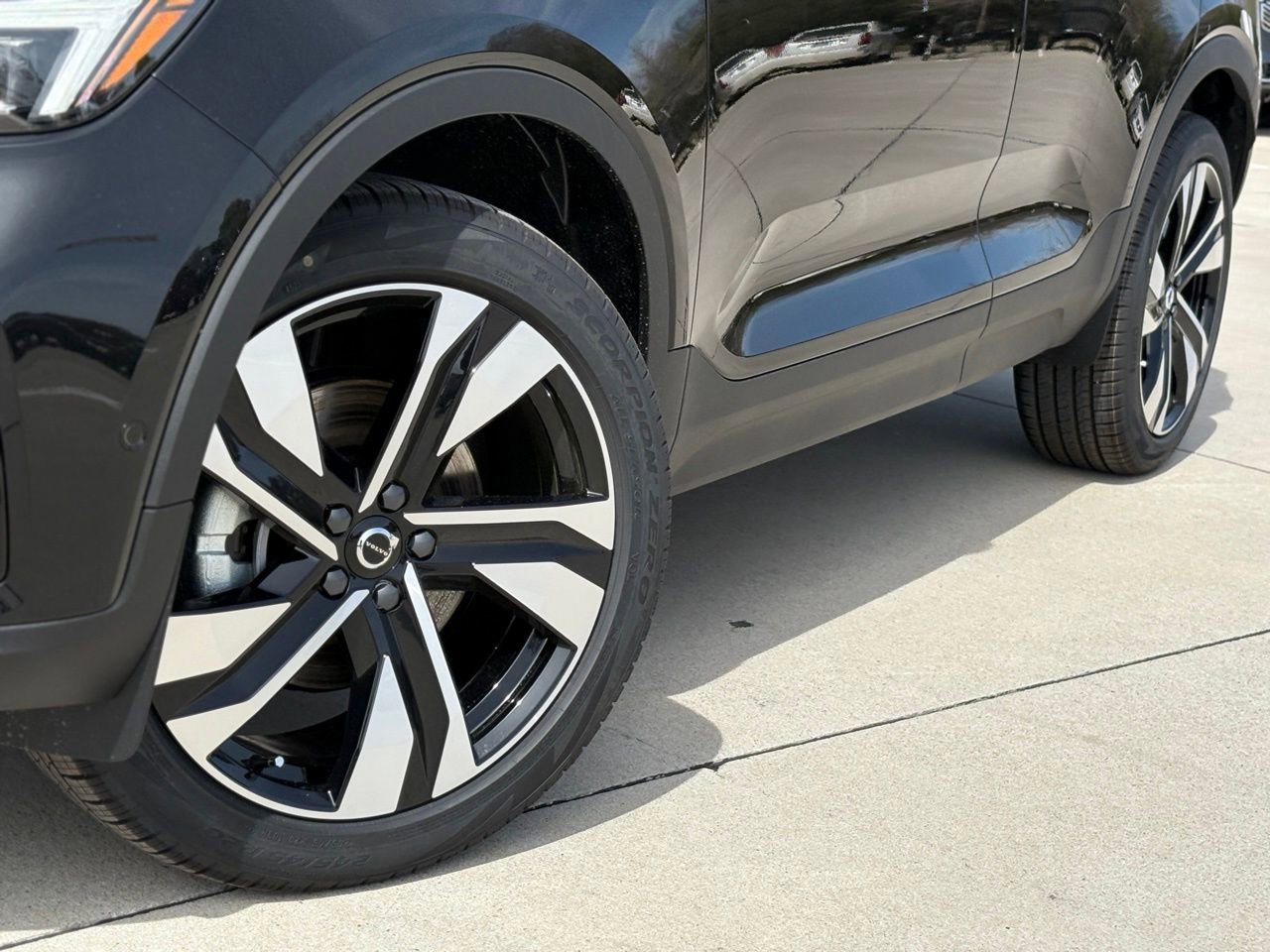 New 2026 Volvo XC40 B4 Plus w/ Protection Package Premier image 9