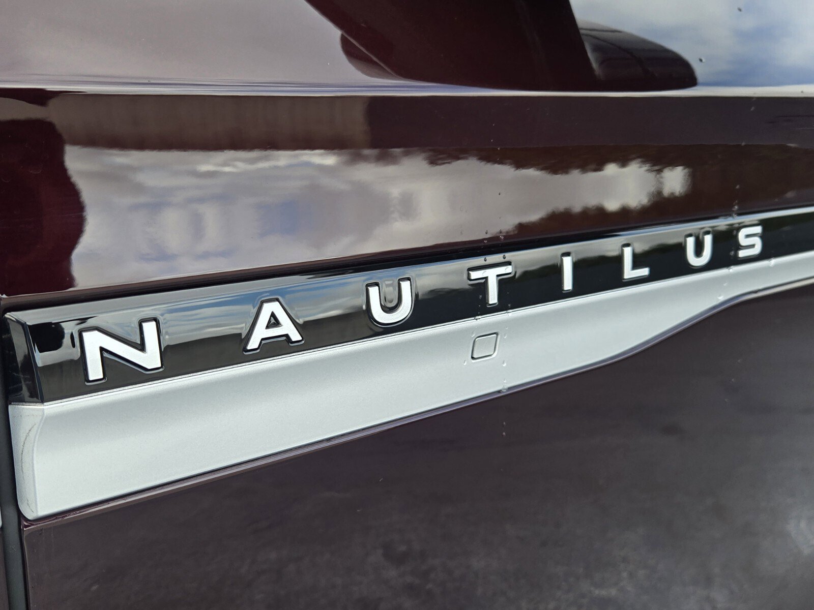 Used 2024 Lincoln Nautilus Premier w/ Equipment Group 102A image 5