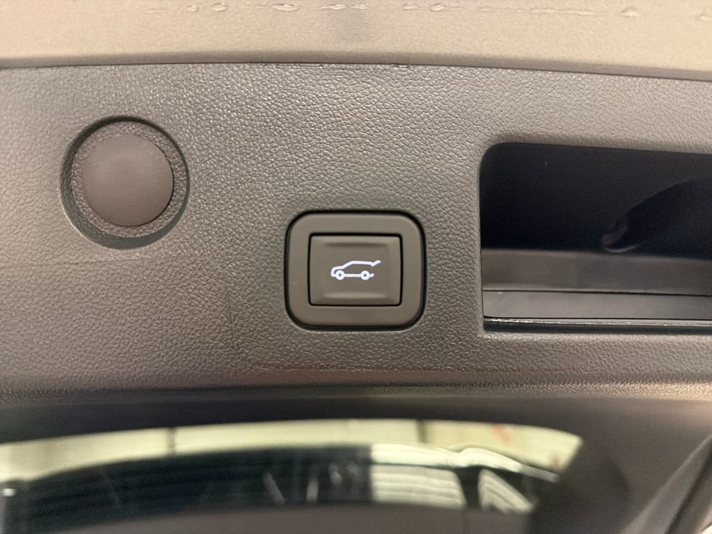 New 2027 GMC Terrain Elevation w/ Elevation Premium Package FWD image 15
