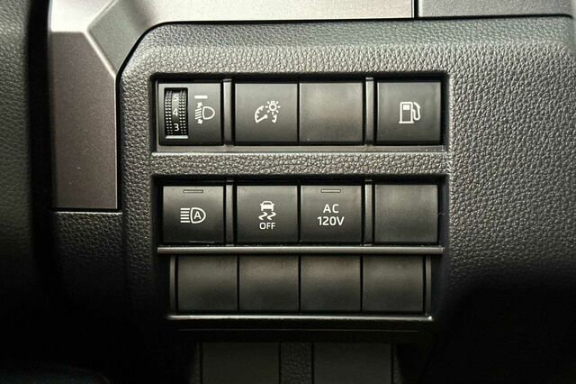 Used 2025 Toyota 4Runner 4WD image 31
