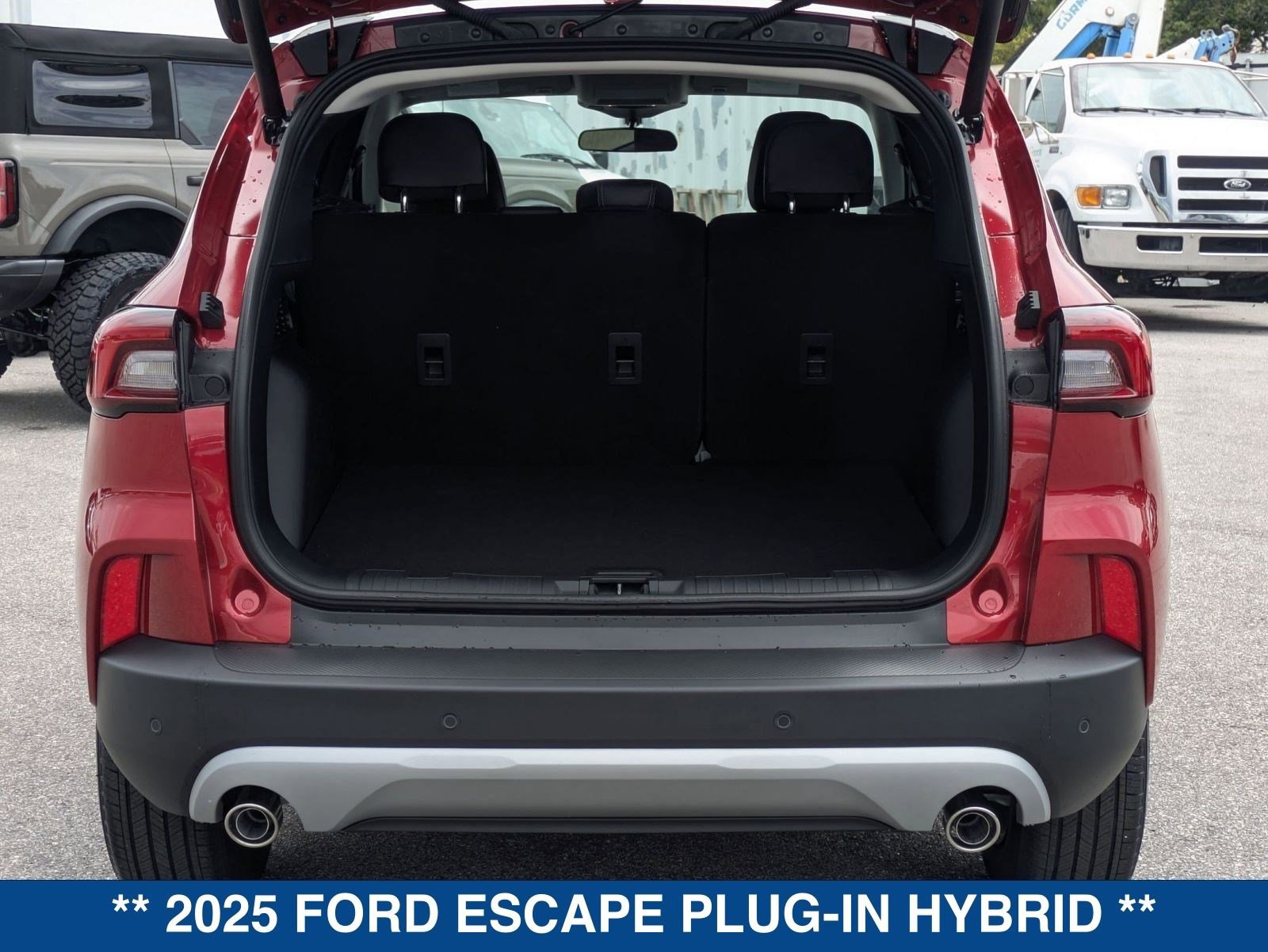 New 2025 Ford Escape SE image 14