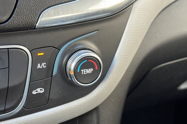 Used 2019 Chevrolet Equinox LS image 29