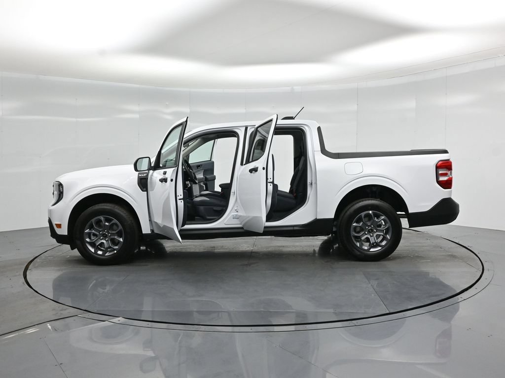 New 2026 Ford Maverick XLT FWD image 32