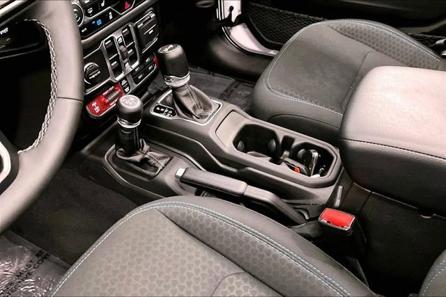 Used 2025 Jeep Wrangler Unlimited Rubicon 4xe w/ Safety Group image 17