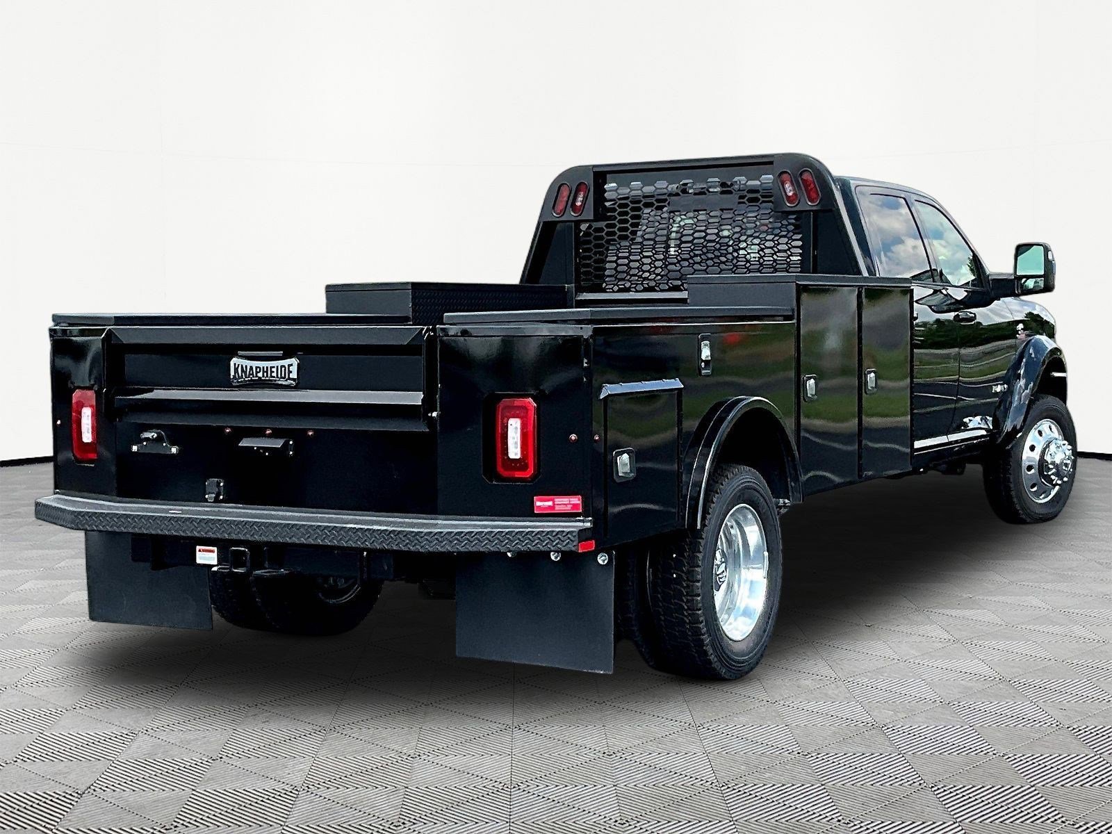 New 2026 RAM 4500 4x4 Crew Cab DRW w/ Laramie Trim Package image 7