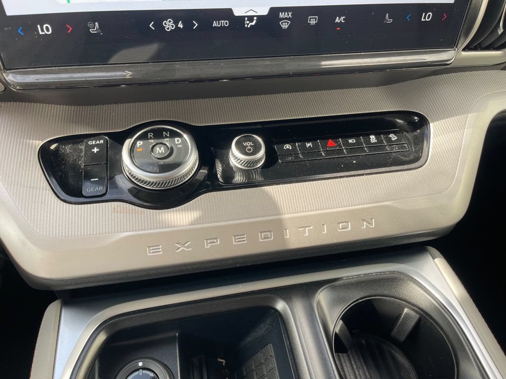 Used 2025 Ford Expedition Active AWD/4WD image 21