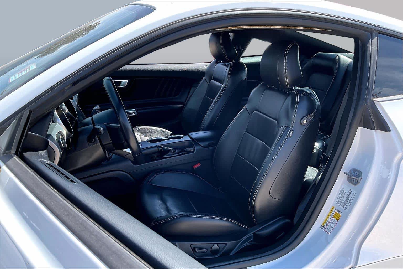 Used 2022 Ford Mustang Premium RWD image 8