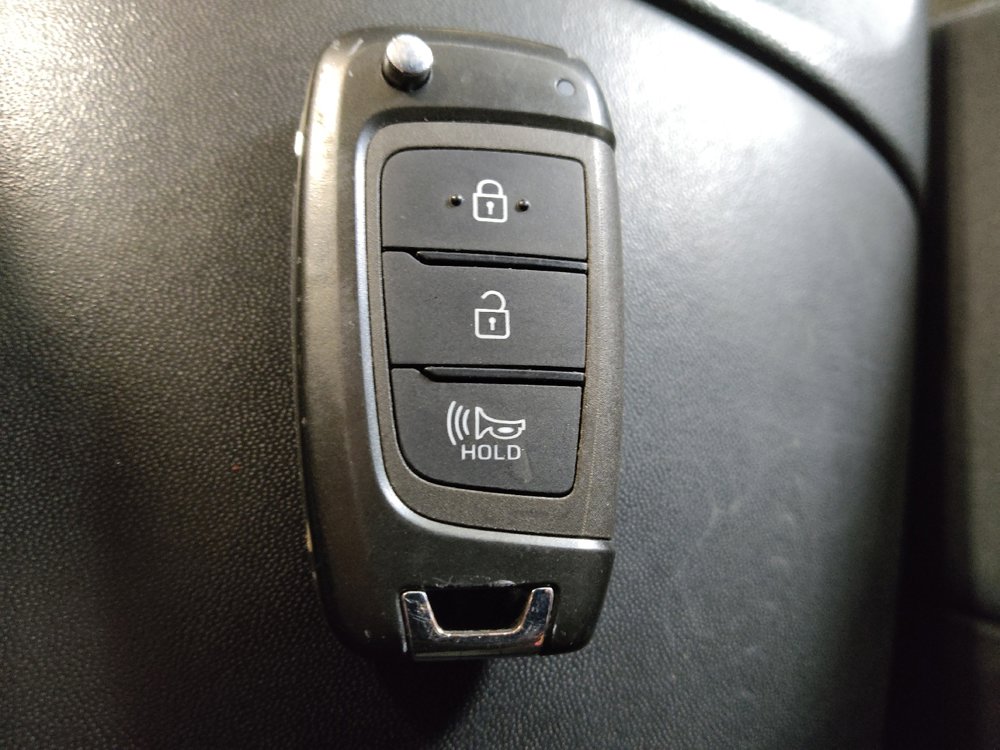 Used 2023 Hyundai Santa Fe SE AWD/4WD image 32