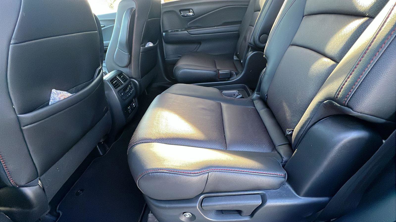 Used 2021 Honda Pilot Black Edition image 19