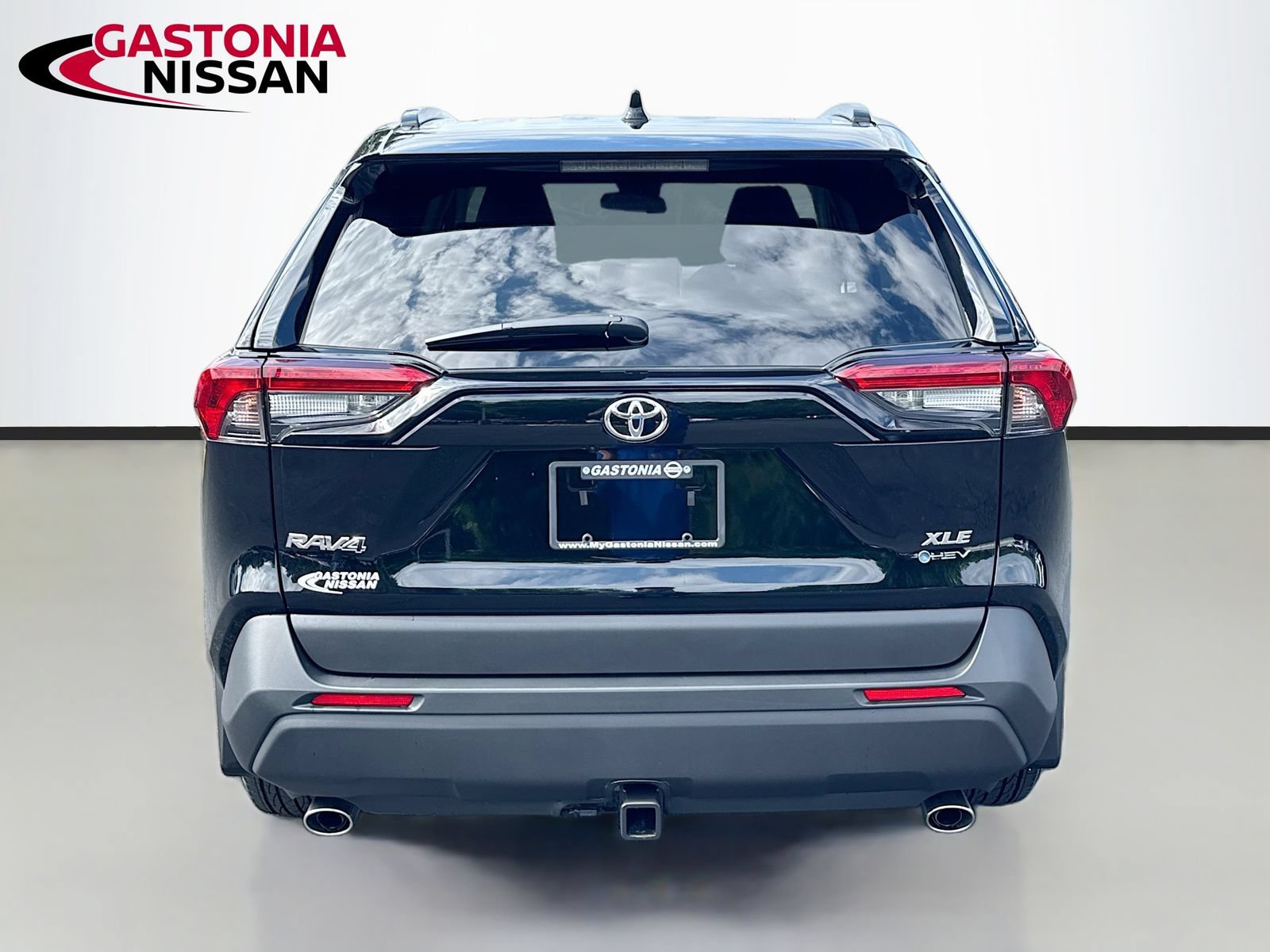 Used 2025 Toyota RAV4 XLE w/ Convenience Package AWD/4WD image 7