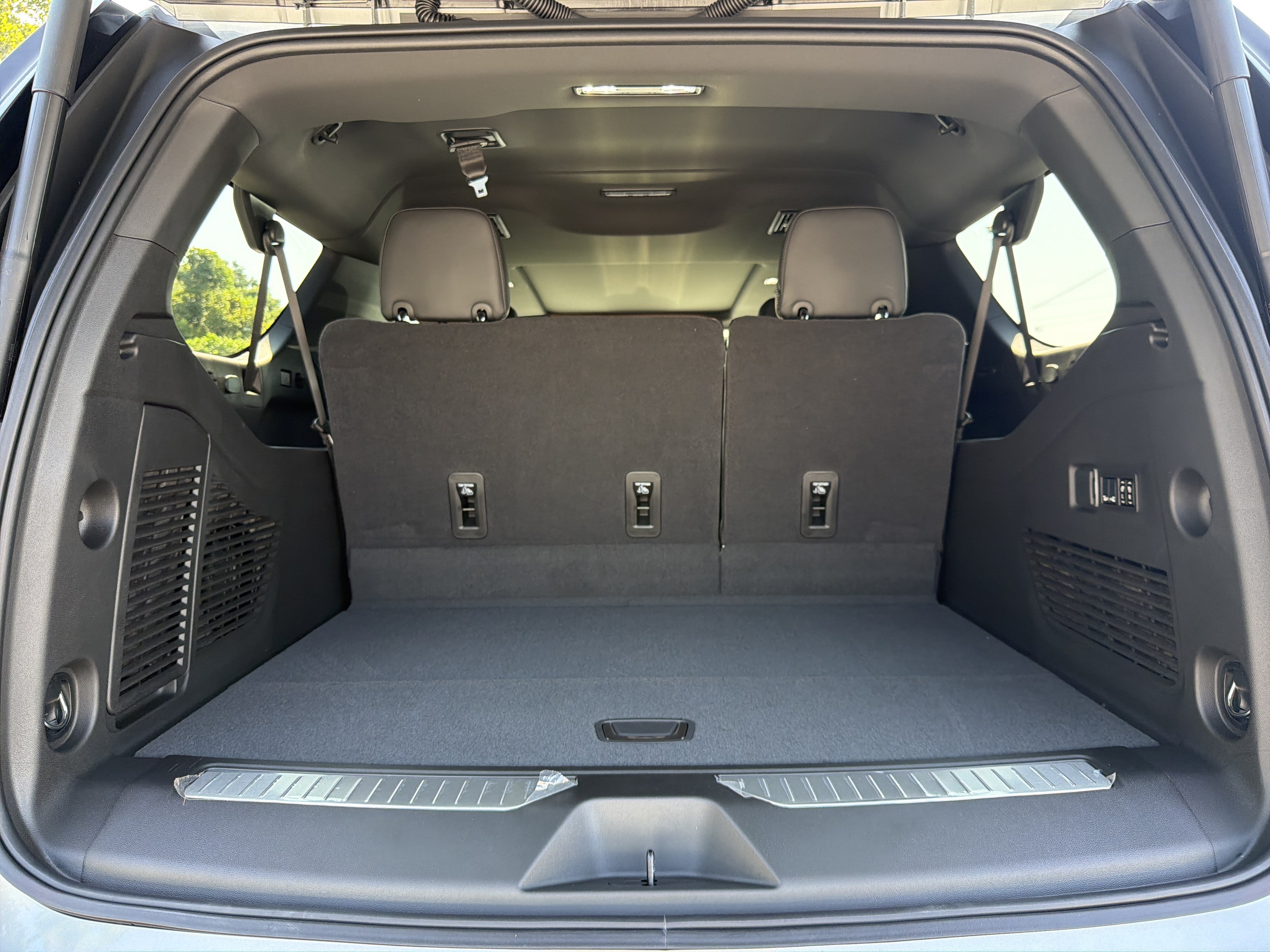 New 2026 GMC Yukon XL Denali Ultimate AWD/4WD image 19