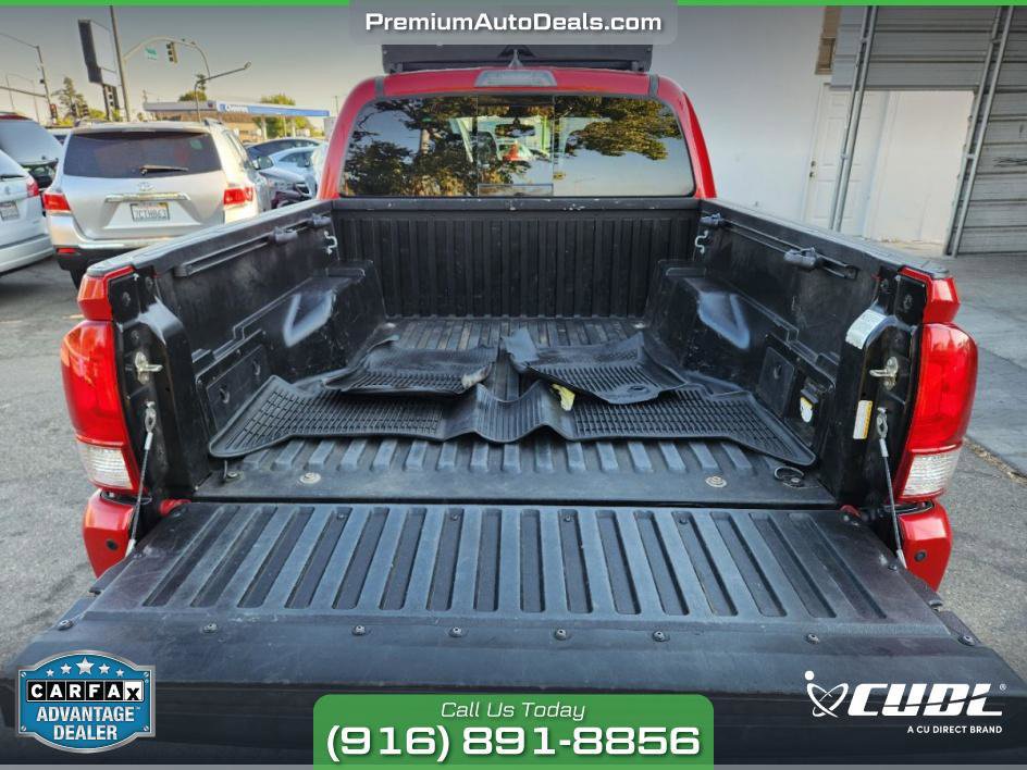 Used 2017 Toyota Tacoma TRD Off-Road image 14