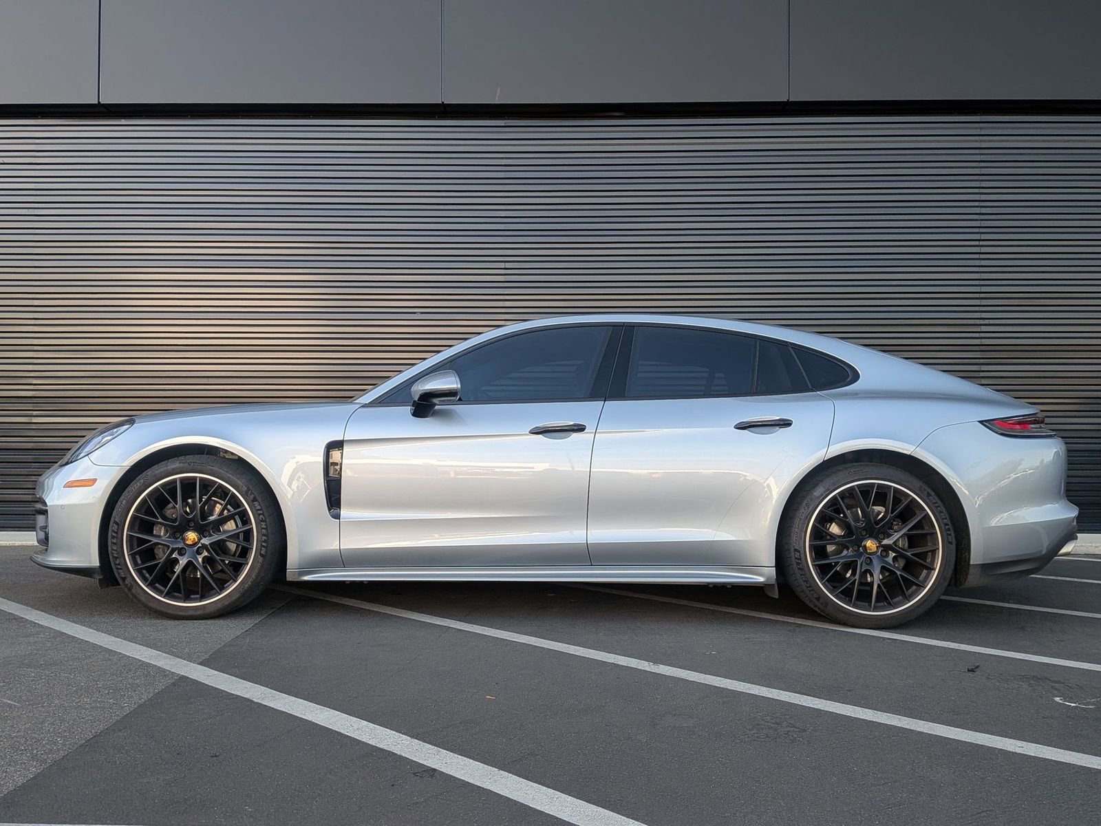 Certified 2023 Porsche Panamera image 2