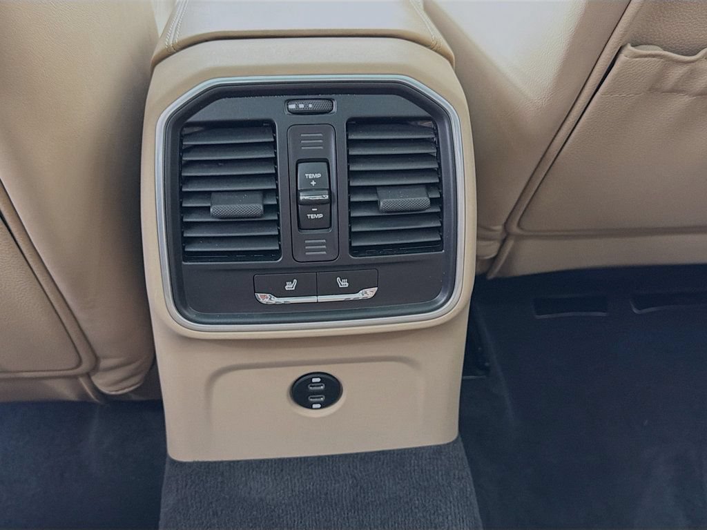 Certified 2023 Porsche Macan AWD/4WD image 26