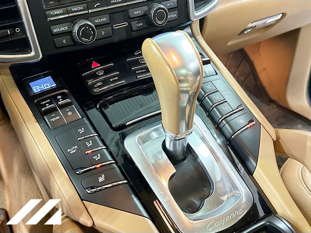 Used 2014 Porsche Cayenne Platinum Edition image 18