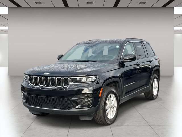 Used 2025 Jeep Grand Cherokee Laredo X AWD/4WD image 8