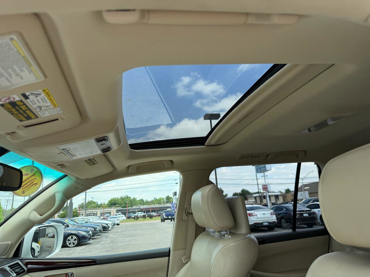 Used 2015 Lexus LX 570 4WD image 32
