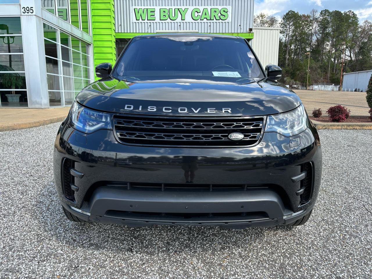 Used 2017 Land Rover Discovery HSE image 9