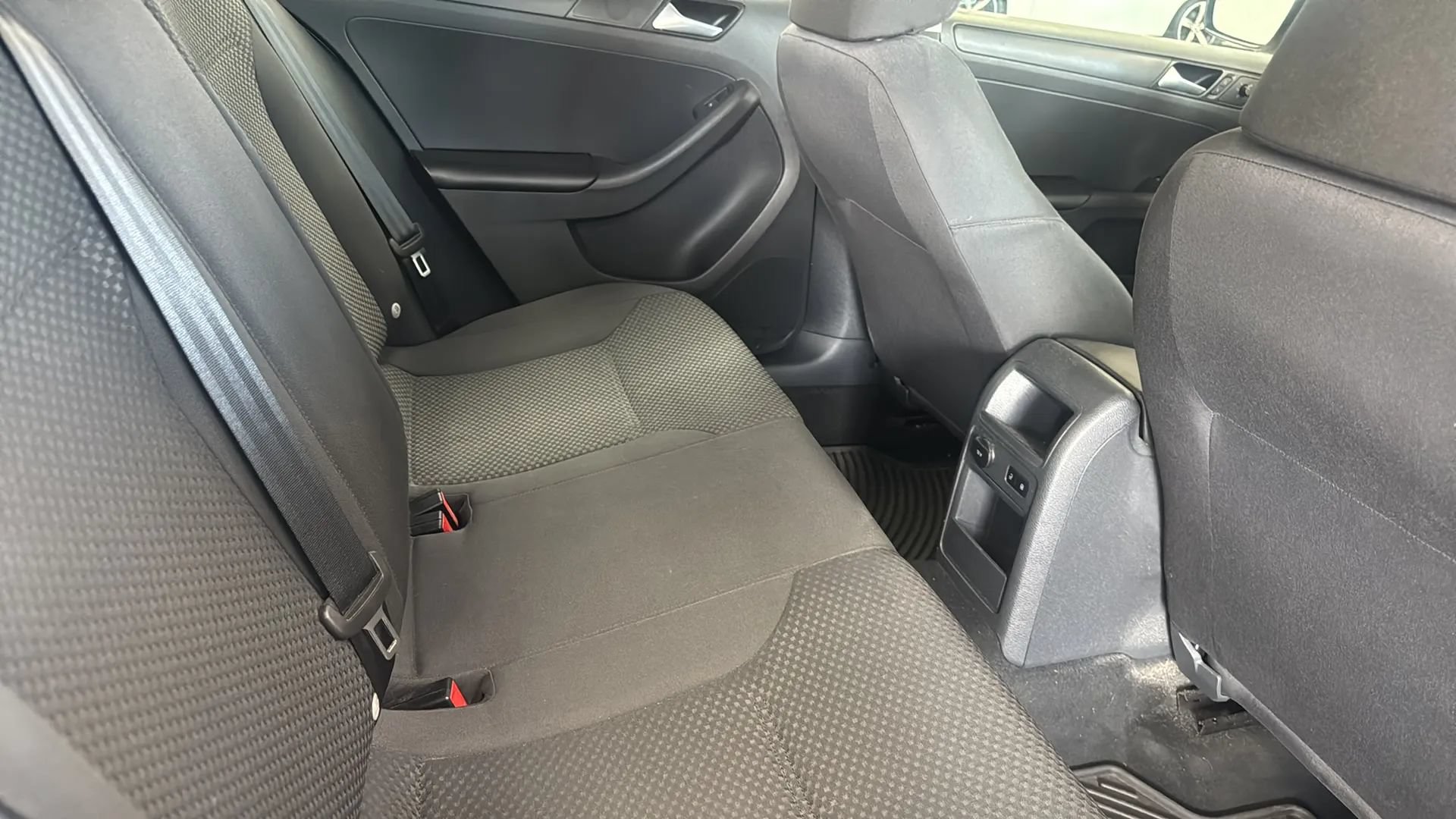 Used 2014 Volkswagen Jetta TDI Value Edition FWD image 27