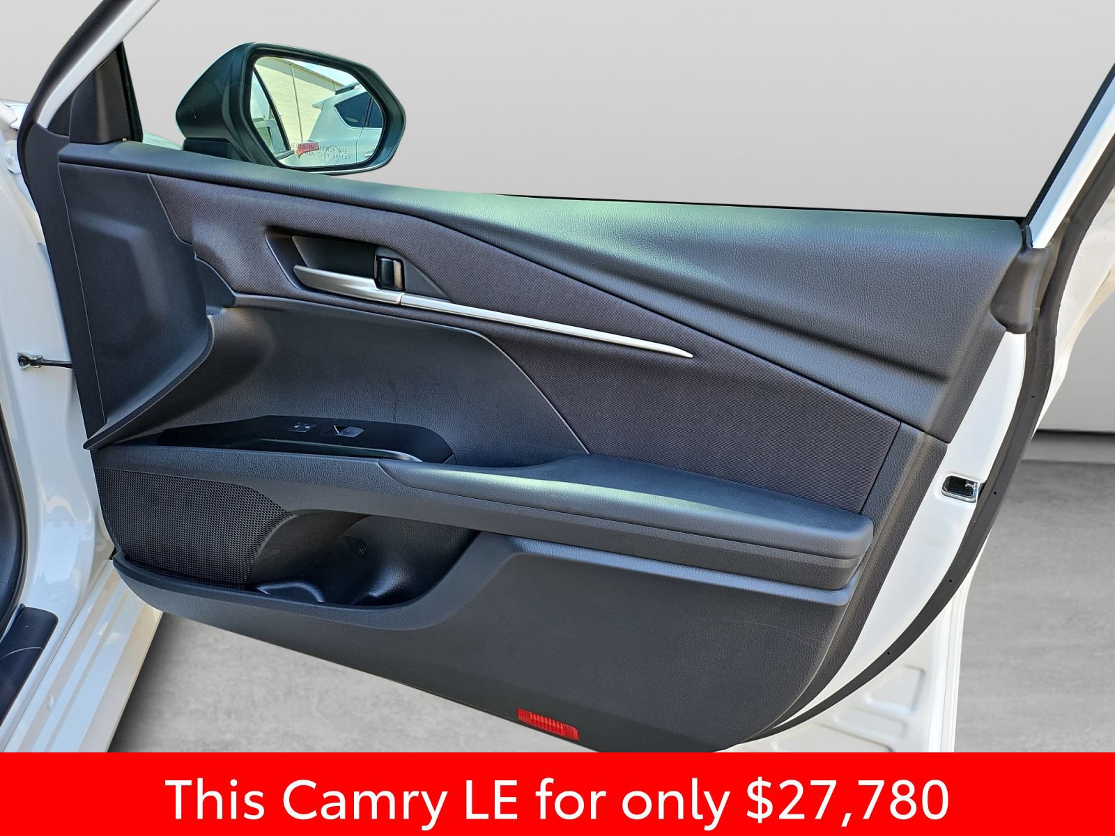 Used 2025 Toyota Camry LE FWD image 36