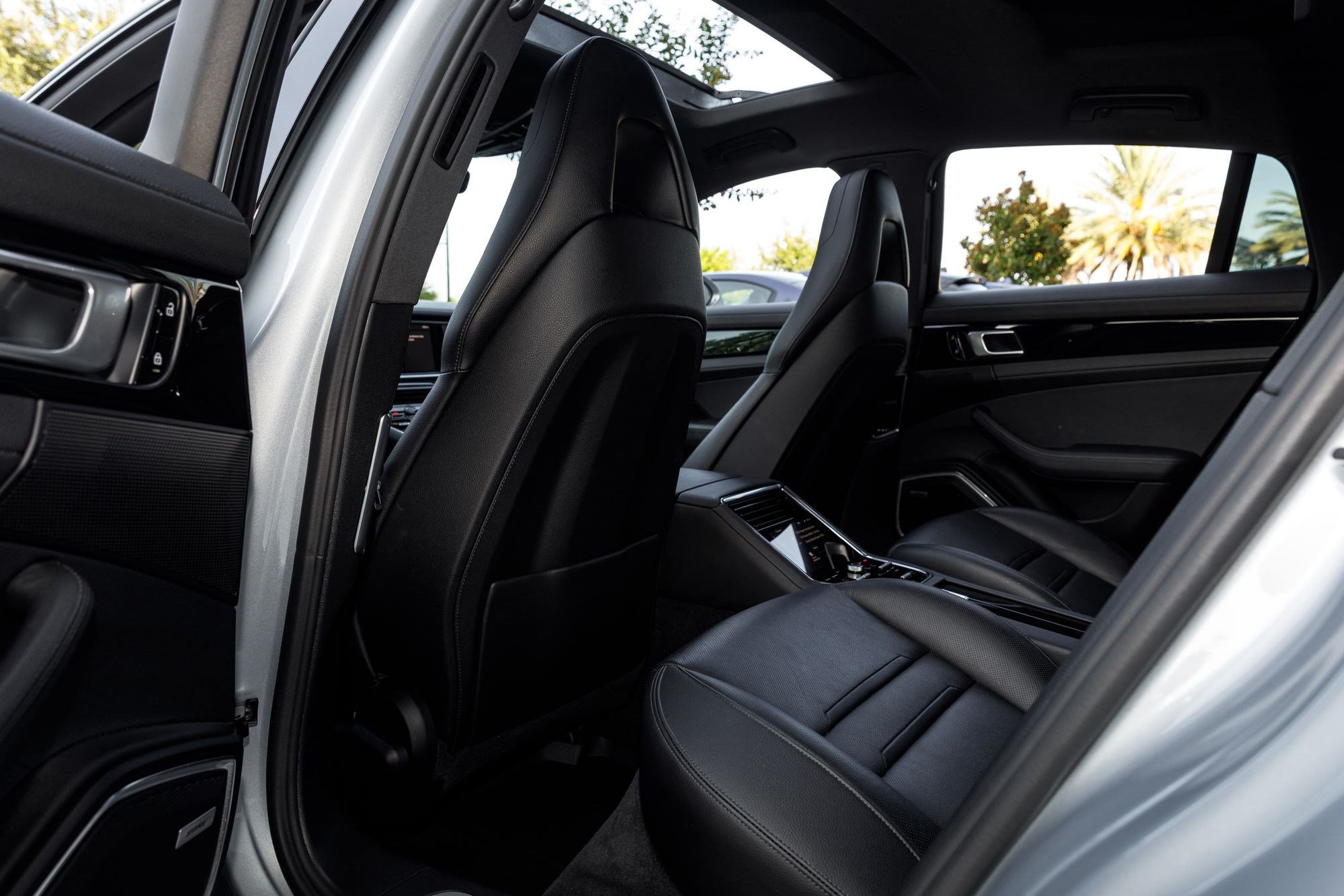 Used 2021 Porsche Panamera image 23