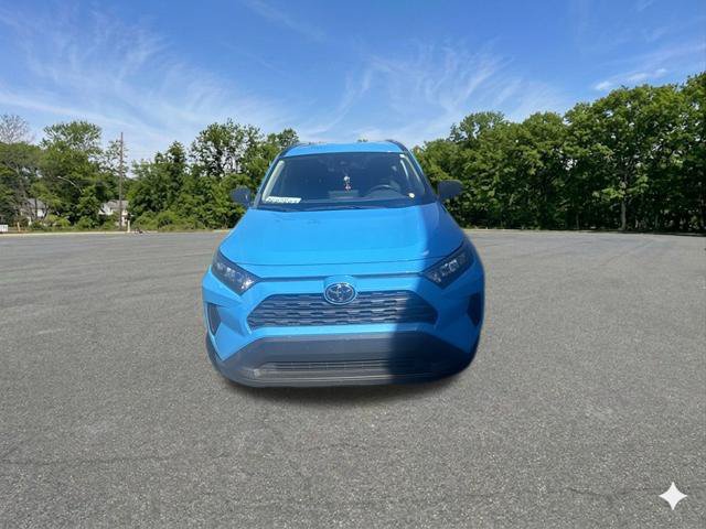 Used 2021 Toyota RAV4 LE FWD image 4