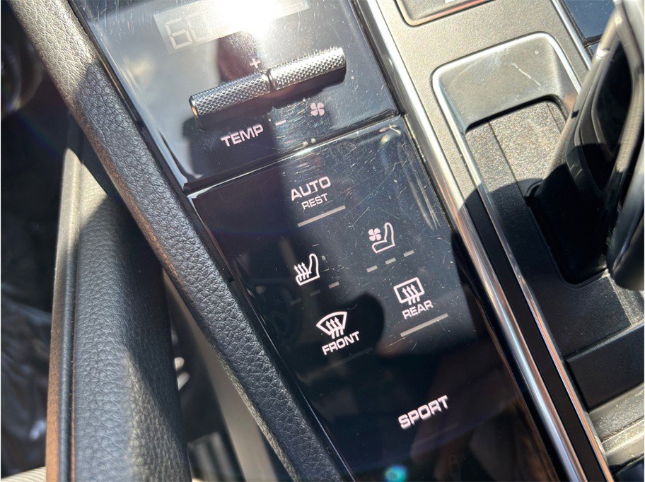 Used 2020 Porsche Cayenne image 36
