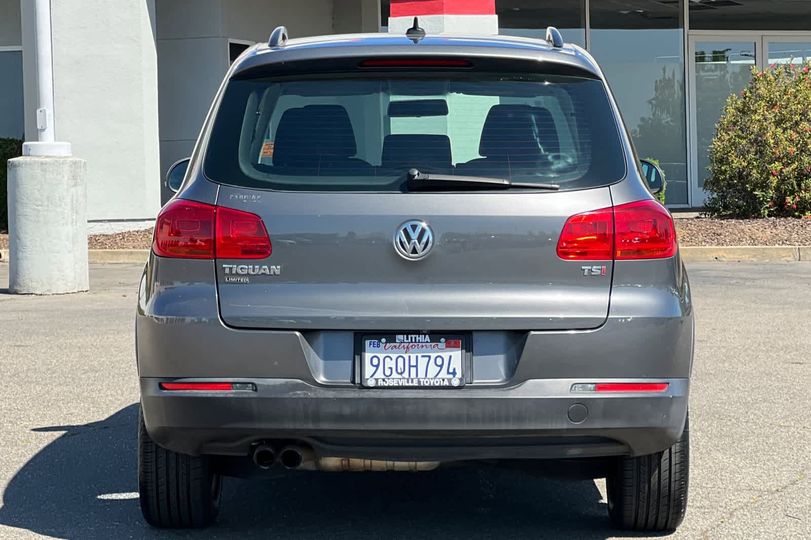 Used 2017 Volkswagen Tiguan Limited w/ Premium Package FWD image 8