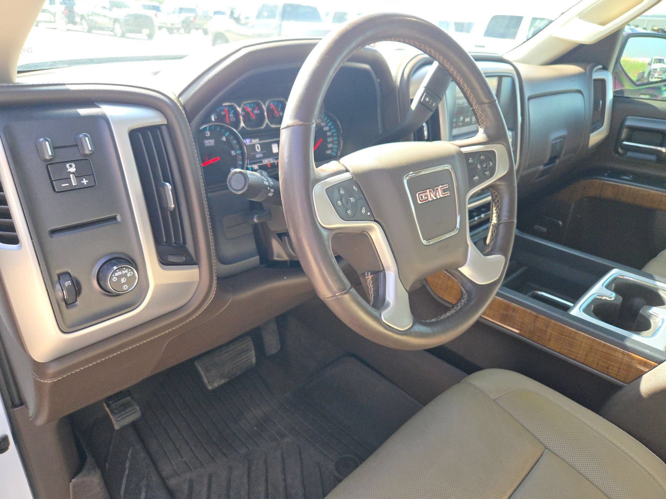 Used 2018 GMC Sierra 1500 SLT w/ Enhanced Driver Alert Package RWD image 10