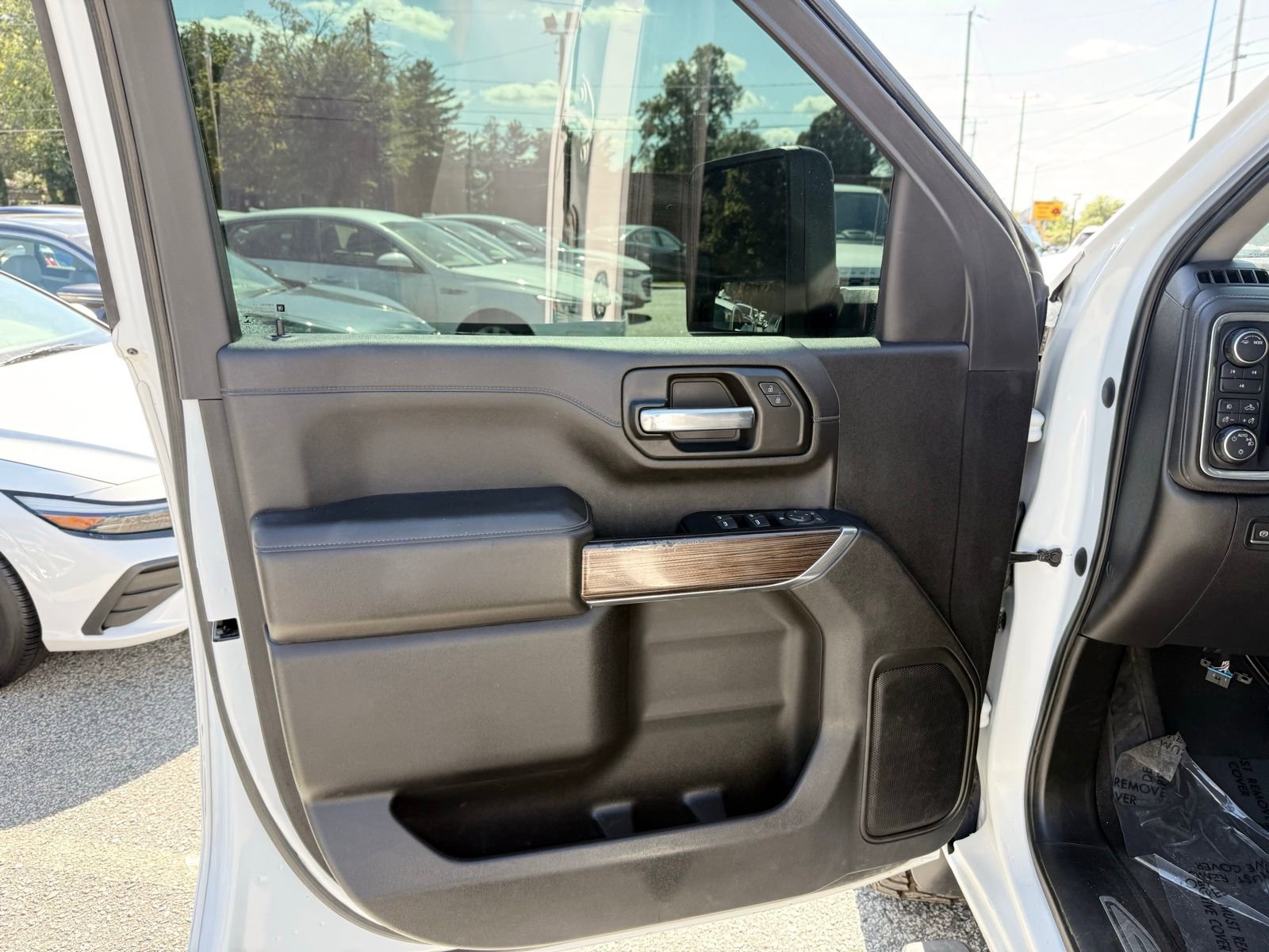 Used 2023 Chevrolet Silverado 2500 LT w/ Convenience Package image 14