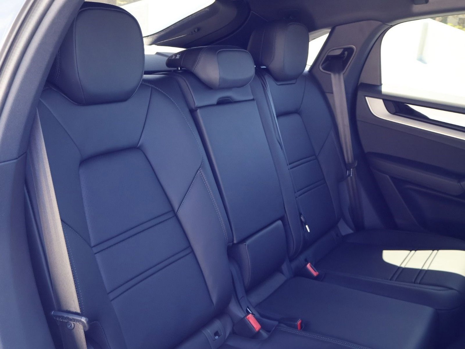 New 2026 Porsche Cayenne Coupe AWD/4WD image 23