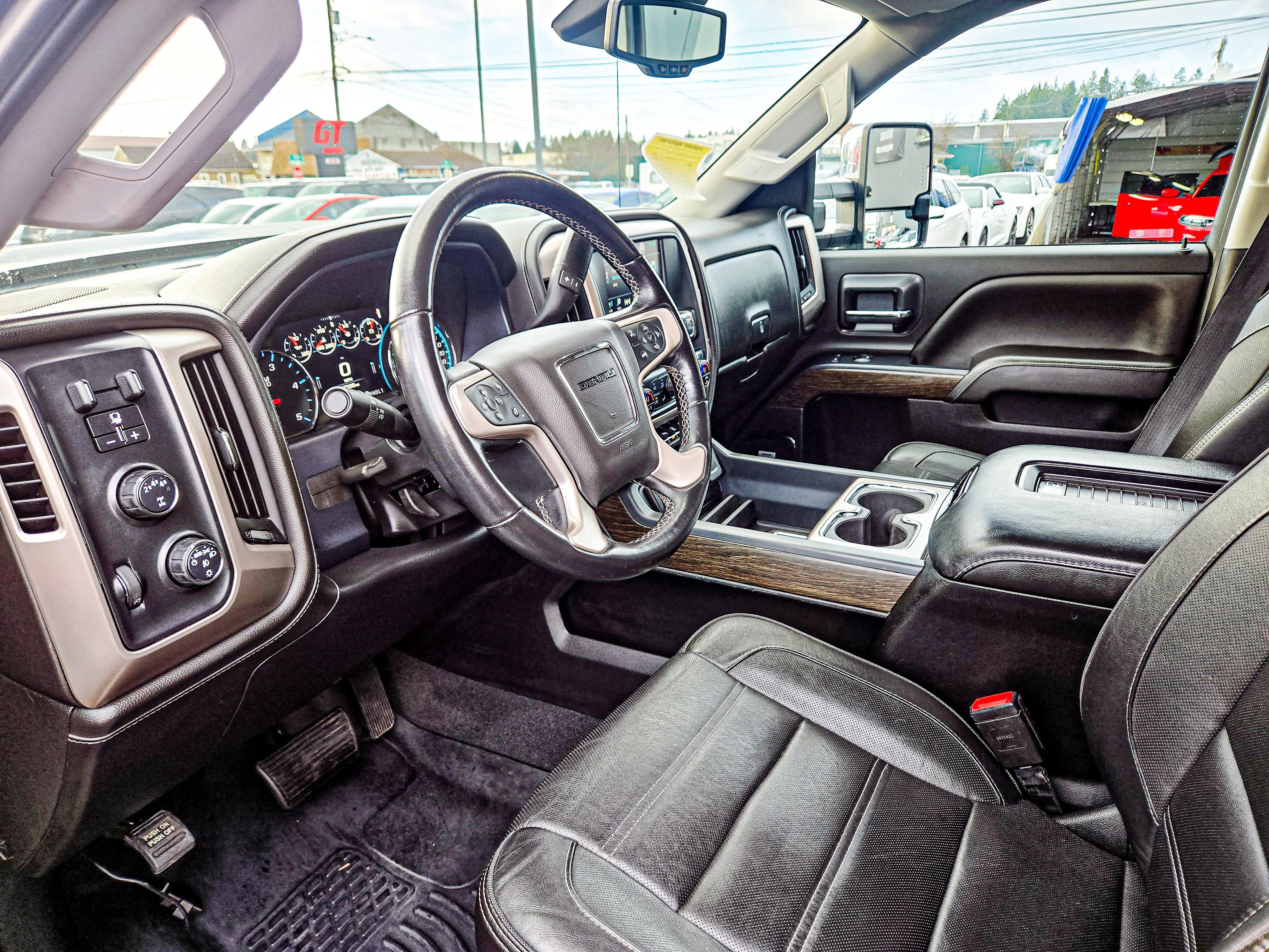 Used 2019 GMC Sierra 2500 Denali w/ Duramax Plus Package image 9