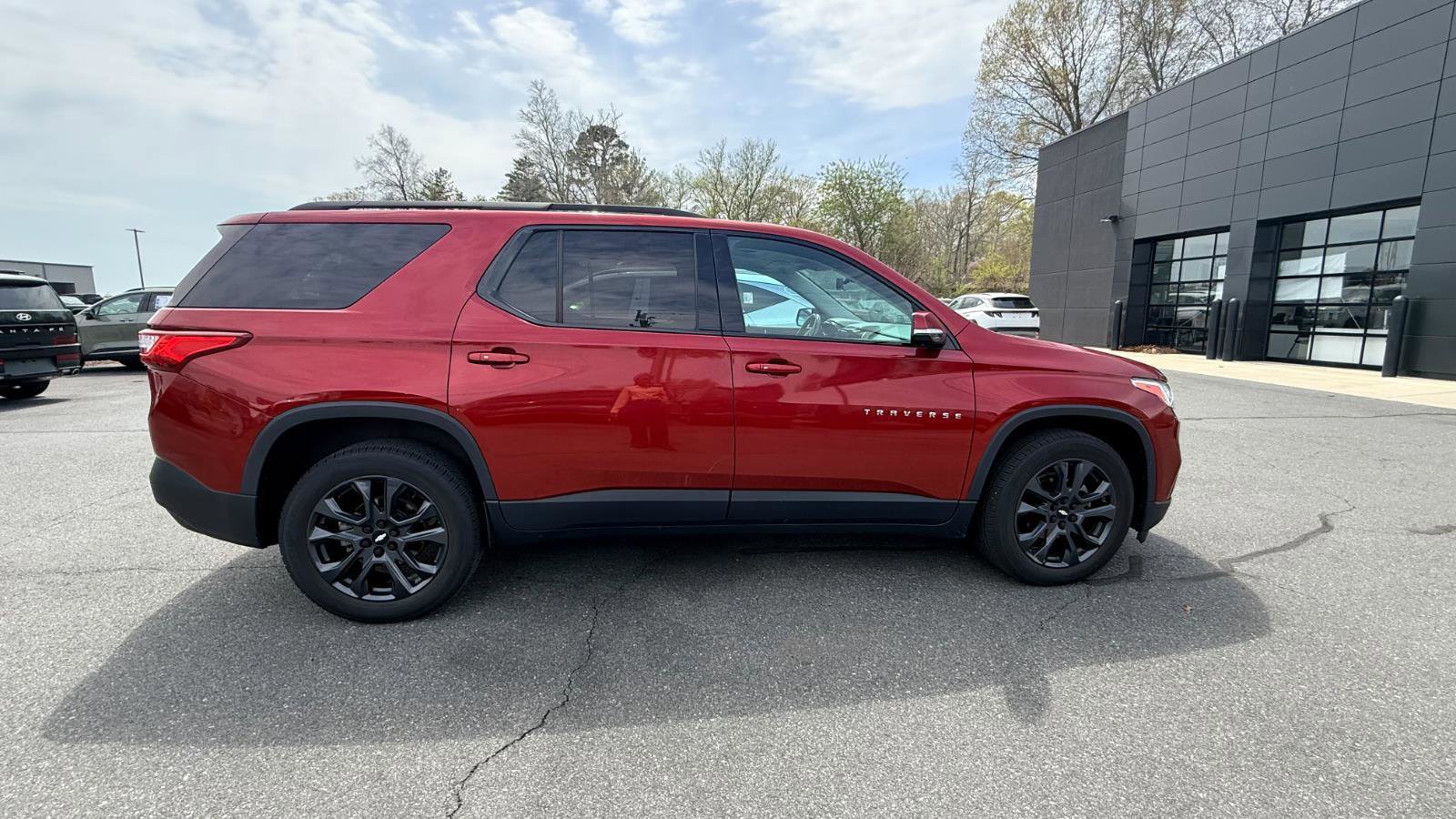 Used 2020 Chevrolet Traverse RS w/ LPO, Floor Liner Package image 2