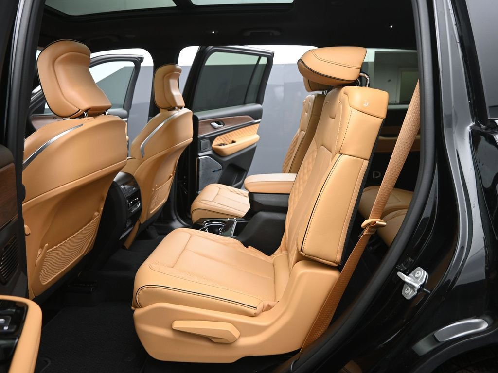 Used 2024 Jeep Grand Cherokee L Summit image 13