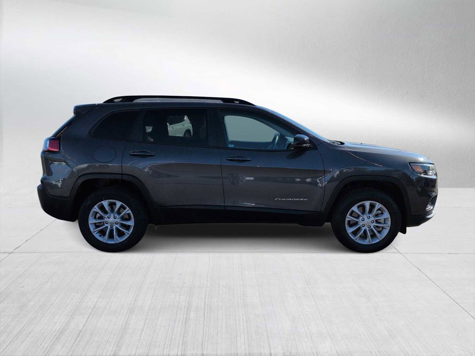Used 2022 Jeep Cherokee Latitude Lux w/ Sun & Sound Group image 9