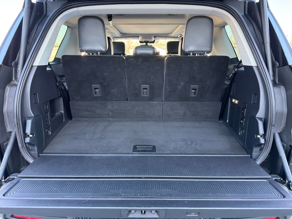 Used 2025 Ford Expedition Active image 35