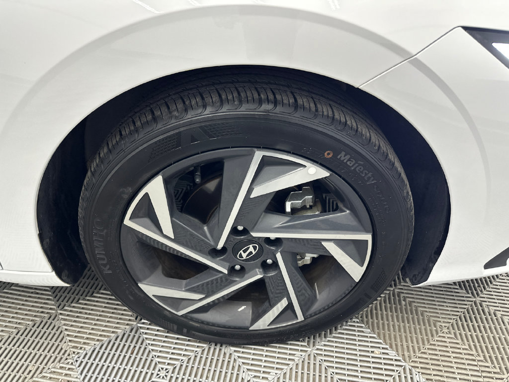 Certified 2025 Hyundai Elantra Sport FWD image 12