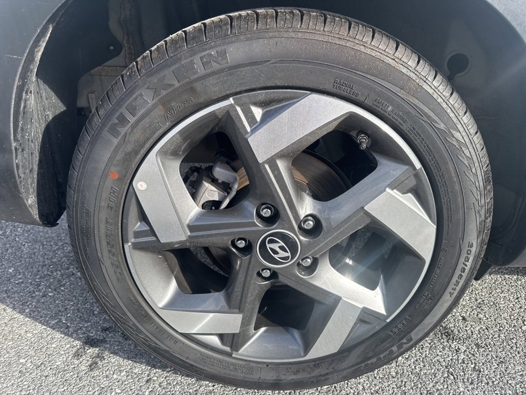 Used 2025 Hyundai Venue SEL image 12