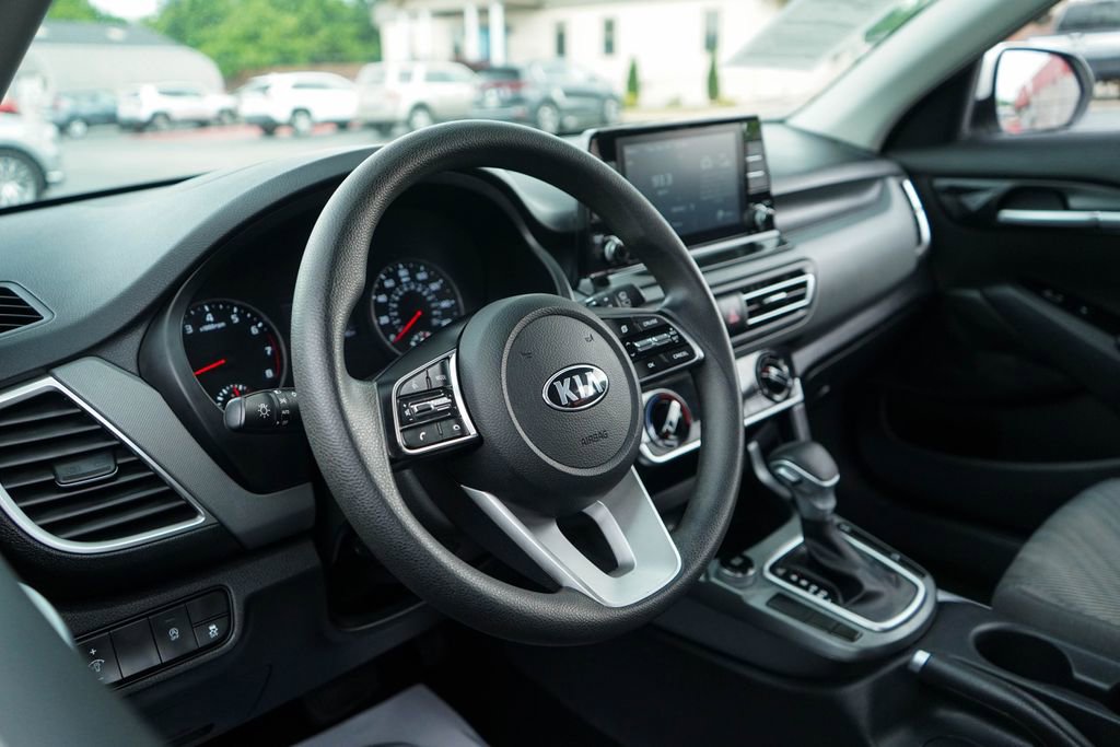 Used 2021 Kia Seltos LX AWD/4WD image 5