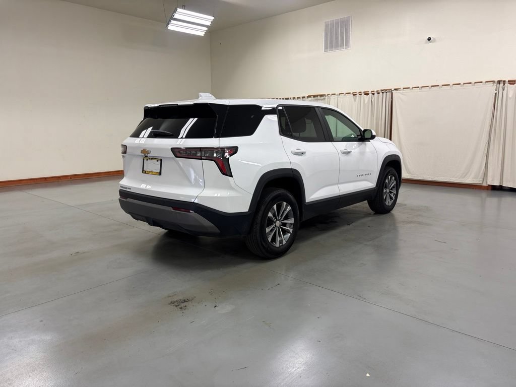 Used 2026 Chevrolet Equinox LT AWD/4WD image 8