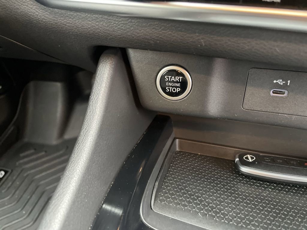 Used 2023 Nissan Rogue SV image 23